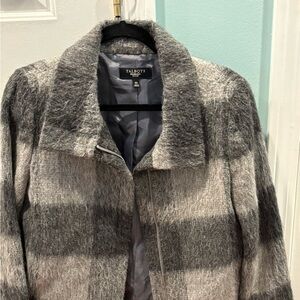 Talbots dark & light Gray WoolJacket. 10P
2 pockets, zip front & sleeves.Comfy!